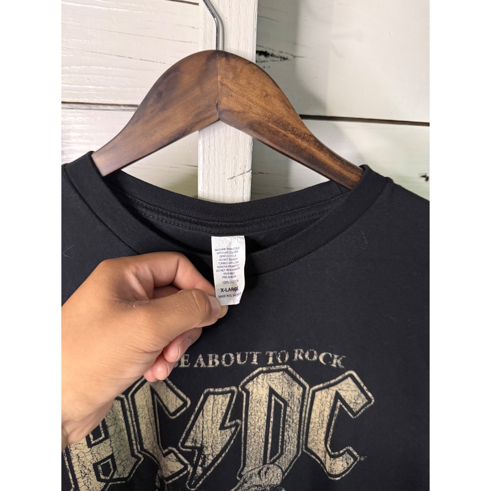 AC/DC For Those About To Rock British Tour 82 Graphic T-Shirt Mens XL Black - Picture 4 of 4